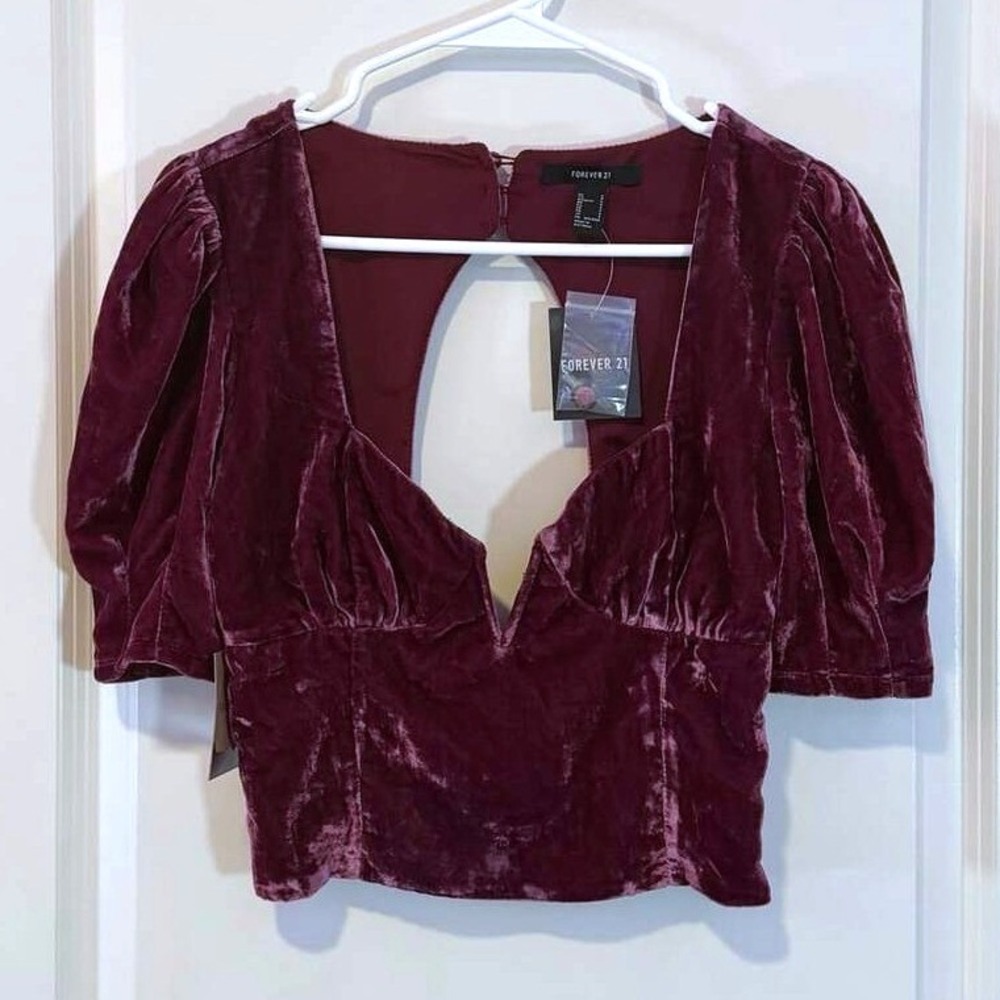 Forever 21 Velvet Crop Top Womens Small Plum NWT Open Back Puff Sleeve V-Neck